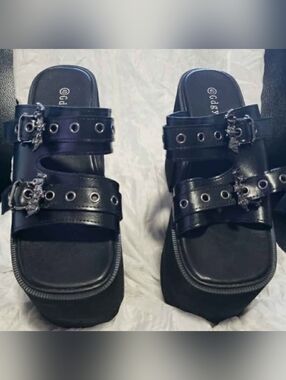 🦇🦇🦇New Goth Platform Wedge Sandals – Bat Buckle – Size 40  size 8 NEW🦇🦇🦇